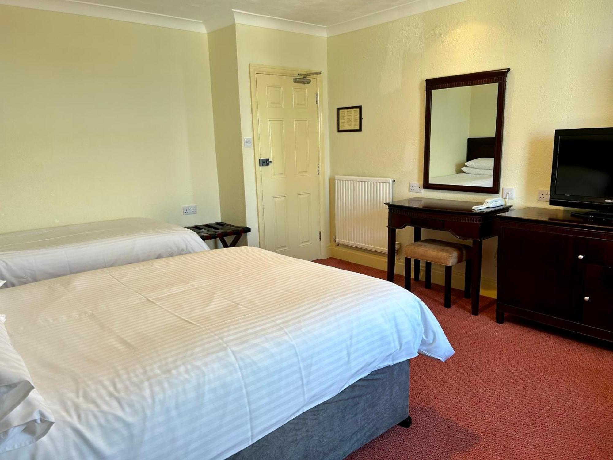 Regent Court - Seafront, Sandown - Free Car Ferry For Bookings Of 3 Or More Nights, Subject To Availability Room photo